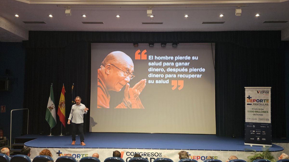 institutomeji's tweet photo. ⚫️🔴 #AIAM ha asistido a la jornada de inauguración del V Congreso de @CufadeOficial @Cafdsocial en #Sevilla  

🫂 #SomosDeporte #CUFADE #MasDeporteMenosPantallas #CongresoCUFADE2026 #deporte @CulturaAND @Patricia_Pozo_  @IMDSevilla @Bosque_Vicente @magomore https://t.co/FVtF1QZBJW