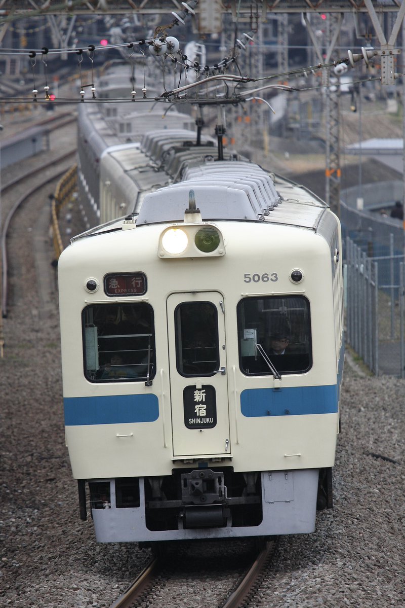 AU75GM's tweet photo. 幼少期すみまる『小田急の電車ってなんでいつもライトが片方故障してるんだろう？』

#X上で勝手に小田急博覧会 https://t.co/Nz7XBZvaZF