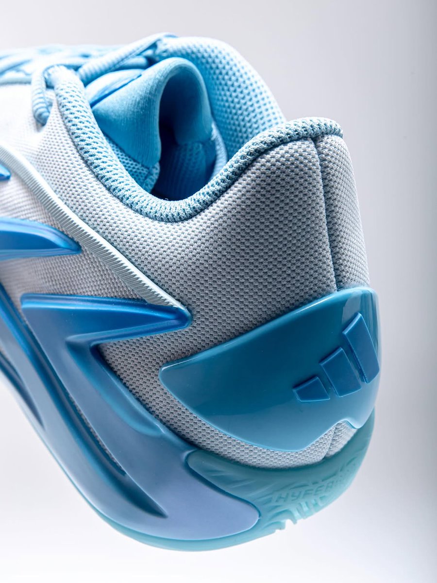 JustFreshKicks's tweet photo. adidas Anthony Edwards 3 "Bliss Blue" drops tomorrow at 10am ET 🥶

Link -> https://t.co/Eb7NzXKQkW https://t.co/K4825ajVEI
