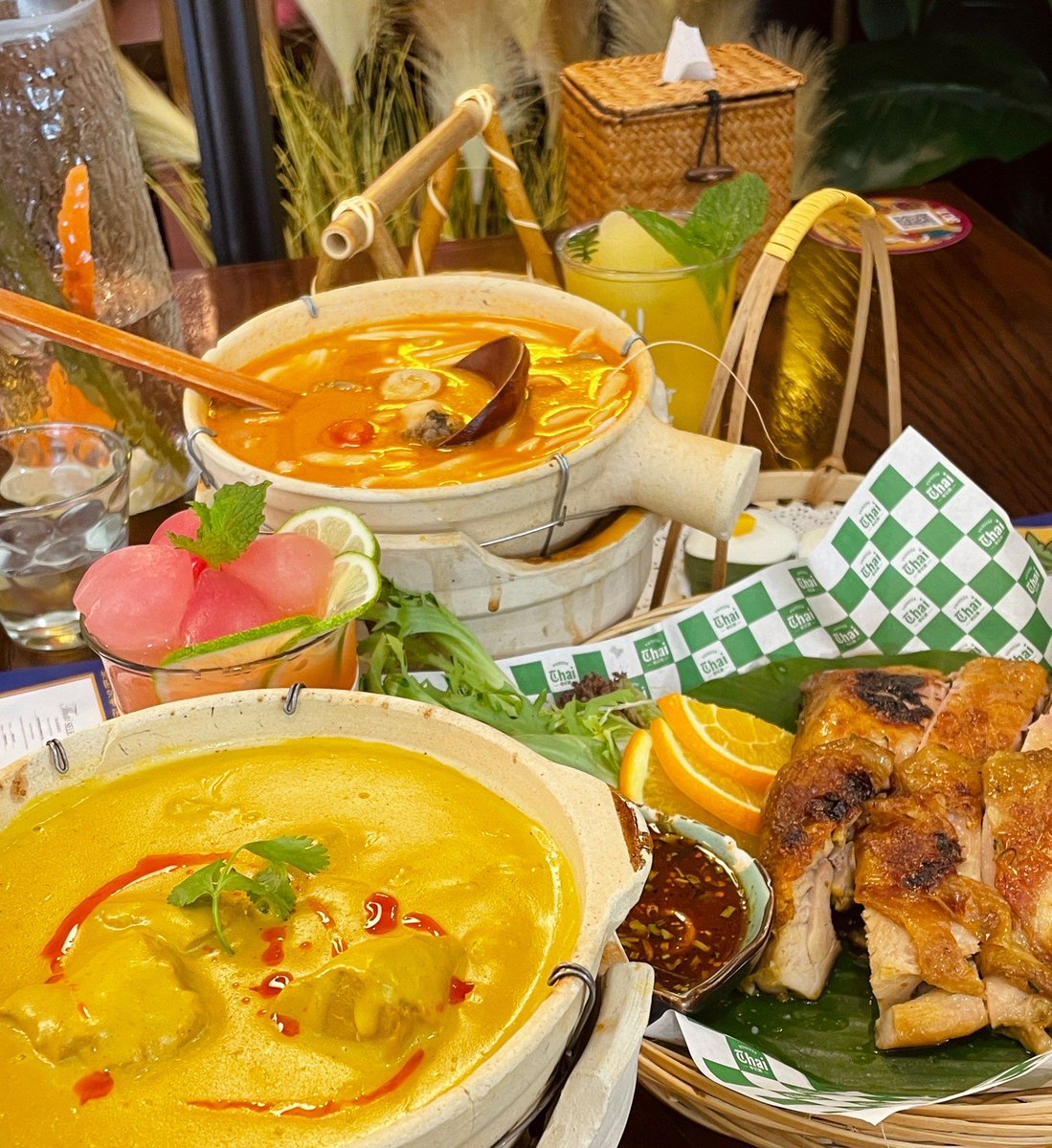 kai0324's tweet photo. Tasted authentic tom kha gai in a tiny Bangkok street stall tonight—creamy coconut broth, zesty lime, and a kick of chili straight from the source! The soul of Thai cuisine hits different. https://t.co/UJj3jY8oeH