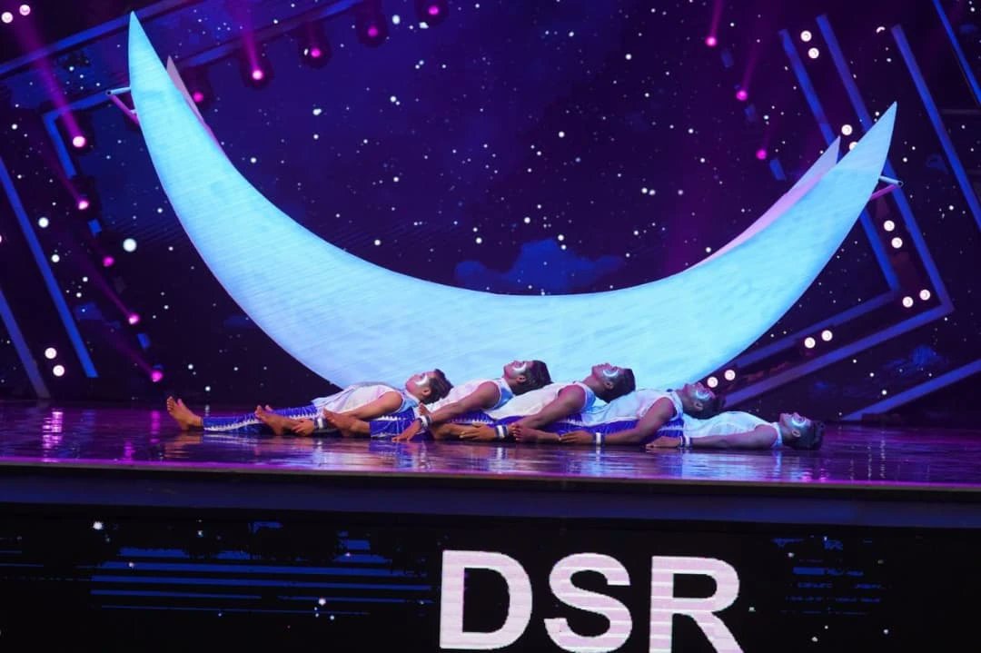 harperwalker22m's tweet photo. Don’t miss our performance this Saturday and Sunday, only on Zee Bangla at 9:30 p. m. https://t.co/8XOb5Q53Gx