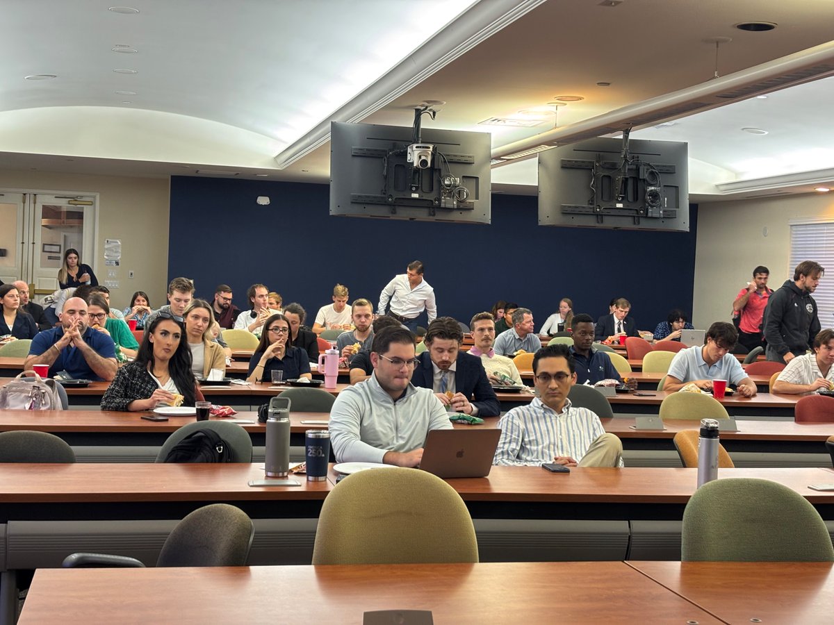AMSLFedSoc's tweet photo. Thanks for joining us for a fruitful discussion about the U.S. Constitution &amp; judicial supremacy with @nmosvick! https://t.co/vnu0Pimk2s