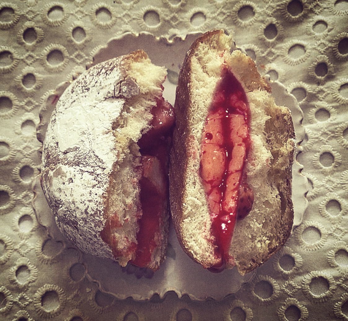 verruani's tweet photo. strawberry jam doughnut ≽(-˕ - ≼マ
so yummy #shtwt #beanstwt #988twt #slittwt 

[ all fake , ai generated ] https://t.co/Fn4FXn0U3W