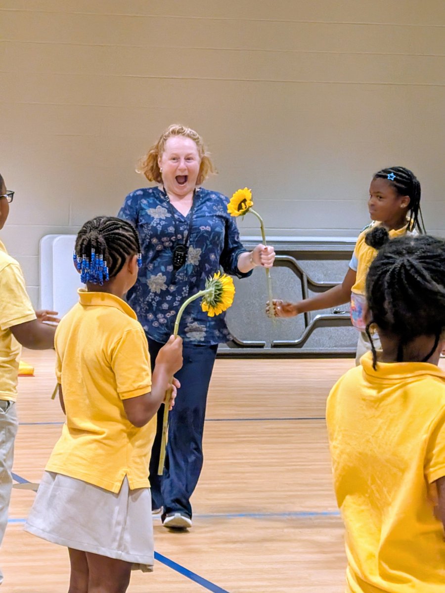 melsithole's tweet photo. Ms. Coyne brings the SUNSHINE to our school! 🌻

Congratulations to our APyeS Students First Finalist Ms. Elizabeth Coyne. 

She is always putting students first. She is one of the first to raise her hand. She is willing to go the extra mile. 
She is a strong instructional leader who works tirelessly to ensure every student succeeds. 

We see your impact. We celebrate you and we are SO proud! 🥳

@APSTAGAcademy

 #theTAGexperience
