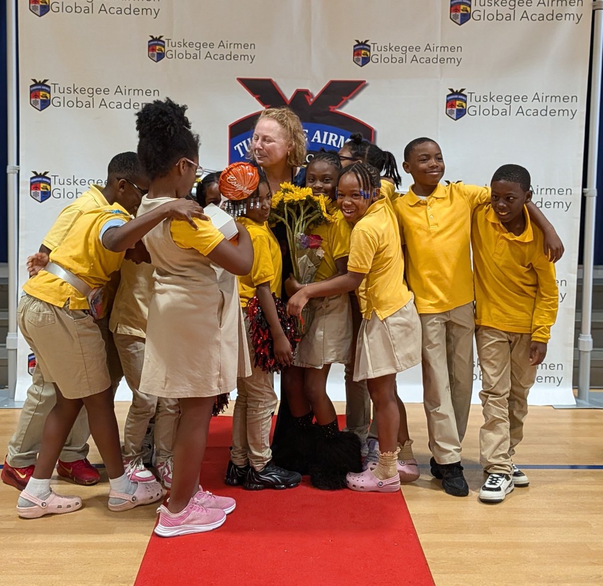 melsithole's tweet photo. Ms. Coyne brings the SUNSHINE to our school! 🌻

Congratulations to our APyeS Students First Finalist Ms. Elizabeth Coyne. 

She is always putting students first. She is one of the first to raise her hand. She is willing to go the extra mile. 
She is a strong instructional leader who works tirelessly to ensure every student succeeds. 

We see your impact. We celebrate you and we are SO proud! 🥳

@APSTAGAcademy

 #theTAGexperience