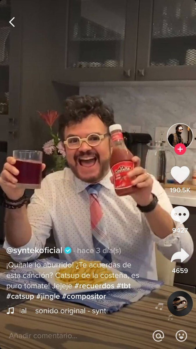 Facso's tweet photo. Sabiamos que Syntek estaba desequilibrado desde que usaba estos lentes. Toda la gente que no usa lentes tradicionales rectangulares o redondos tiene problemas mentales y merecen estar encerrados

Digan una persona que use lentes fuera de lo ordinario y que no este loca.

No hay https://t.co/Md0JKHlBSO