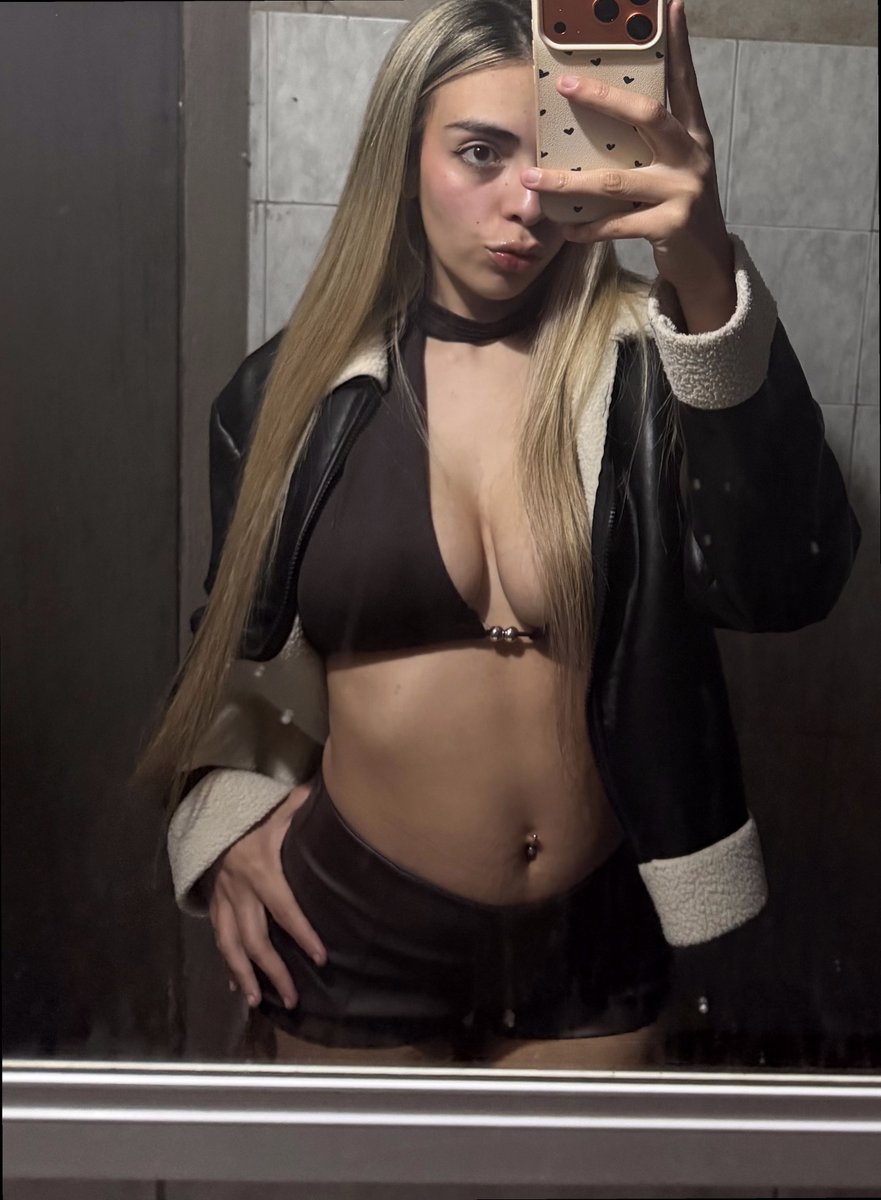 sofstill3's tweet photo. lol honest... do you like what u see? 👀🔥 fr https://t.co/sqXQInRU5O