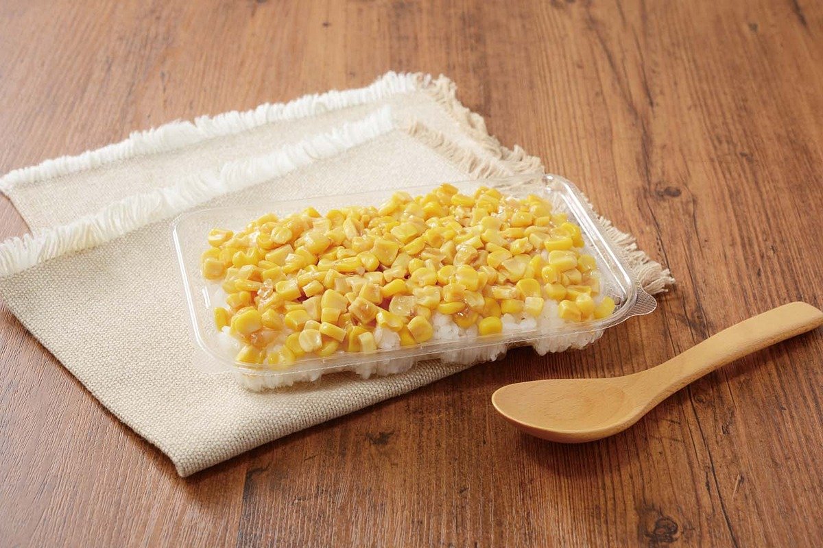 ButterDiet's tweet photo. ローソン、具材一種類で5割安い「一点突破」弁当 メリハリ消費13品というニュース

炭水化物しかない…！
日本はいつからこんな状況になってしまったのか…！ https://t.co/wVS0Z0S2Js
