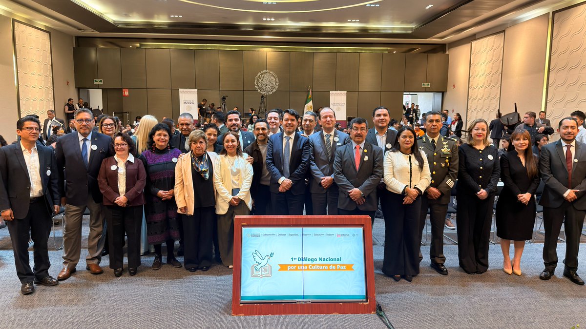 RocioBarcenaM's tweet photo. En el marco del #DíaInternacionalDeLaPaz, inauguramos en la @SEGOB_mx el Primer Diálogo Nacional por una Cultura de Paz, un espacio para sumar voces y fortalecer acciones que contribuyan a una sociedad más justa y pacífica @Claudiashein @rosaicela_ @arturomedinap @lauangelcordero https://t.co/rQ5aHUXCKg