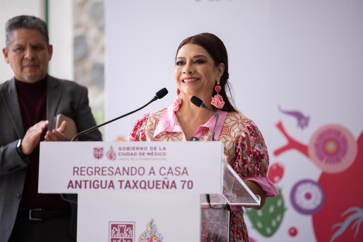 ClaraBrugadaM's tweet photo. ¡42 familias que fueron afectadas por el terremoto de 2017, vuelven a casa! 

Al día de hoy, la reconstrucción en la Ciudad de México tiene más del 97% de avance con más de 20 mil viviendas entregadas.

Reconstruir significa restituir derechos, recuperar el patrimonio de toda una vida y devolver la tranquilidad, ¡y no olvidamos que nuestro compromiso estará completo hasta que la última familia damnificada vuelva a casa!