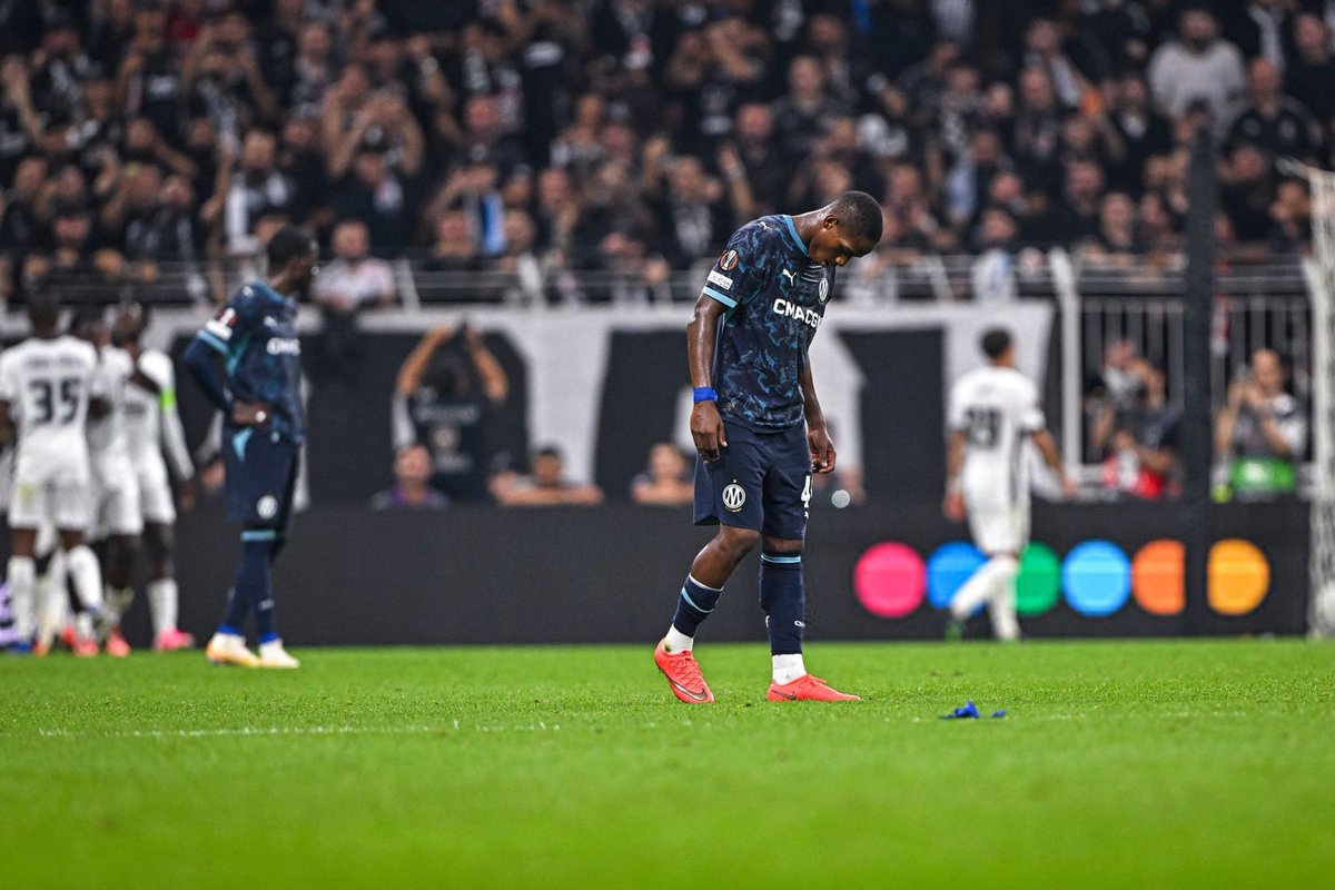 LaMinuteOM_'s tweet photo. 🚨 Keyliane Abdallah en zone mixte :

"Je suis franchement dégoûté. On est des compétiteurs, on fait des bonnes choses, mais ça ne nous réussit pas.

Faire tout ça pour perdre, ça fout un peu les boules. La défaite pèse plus lourd que mon but.

On va continuer à travailler et essayer de faire mieux".

#TeamOM #BSKOM