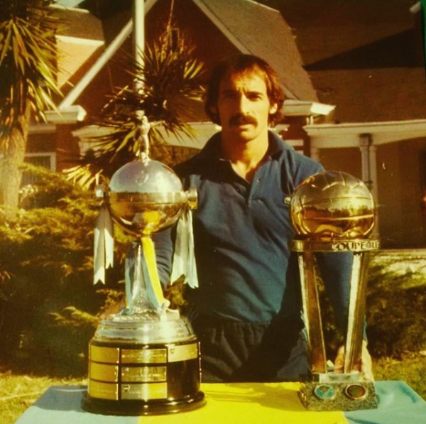 TikiTikiBJ's tweet photo. "En Boca hay que ganar. Si es jugando bien, mejor, y si no se juega bien, también tiene que ganar. Esa es la obligación. Sin pegar patadas, sin codazos y sin jugar con mala leche, pero haciéndolo en serio y cada pelota a morir. Eso es Boca." https://t.co/xMM3DB3SNp