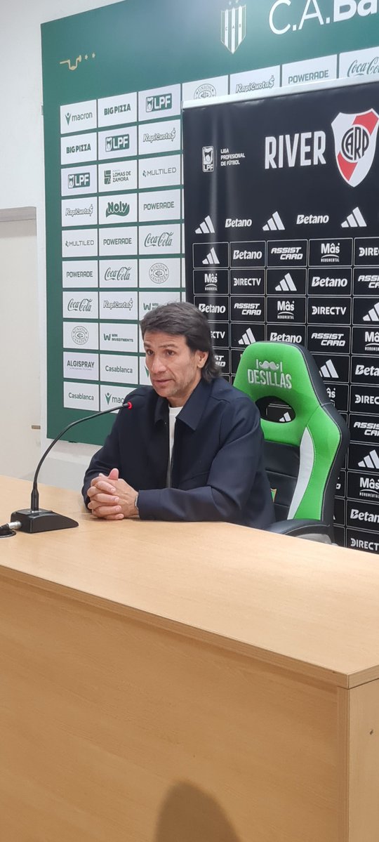 Sebasrur's tweet photo. A Ponzio tuvieron que hacerle un contrato por un año,.  Hasta agosto del 27.
Ya que nadie puede ser interno más allá de dos partidos, según la AFA.
#River https://t.co/INAgsMZQGM