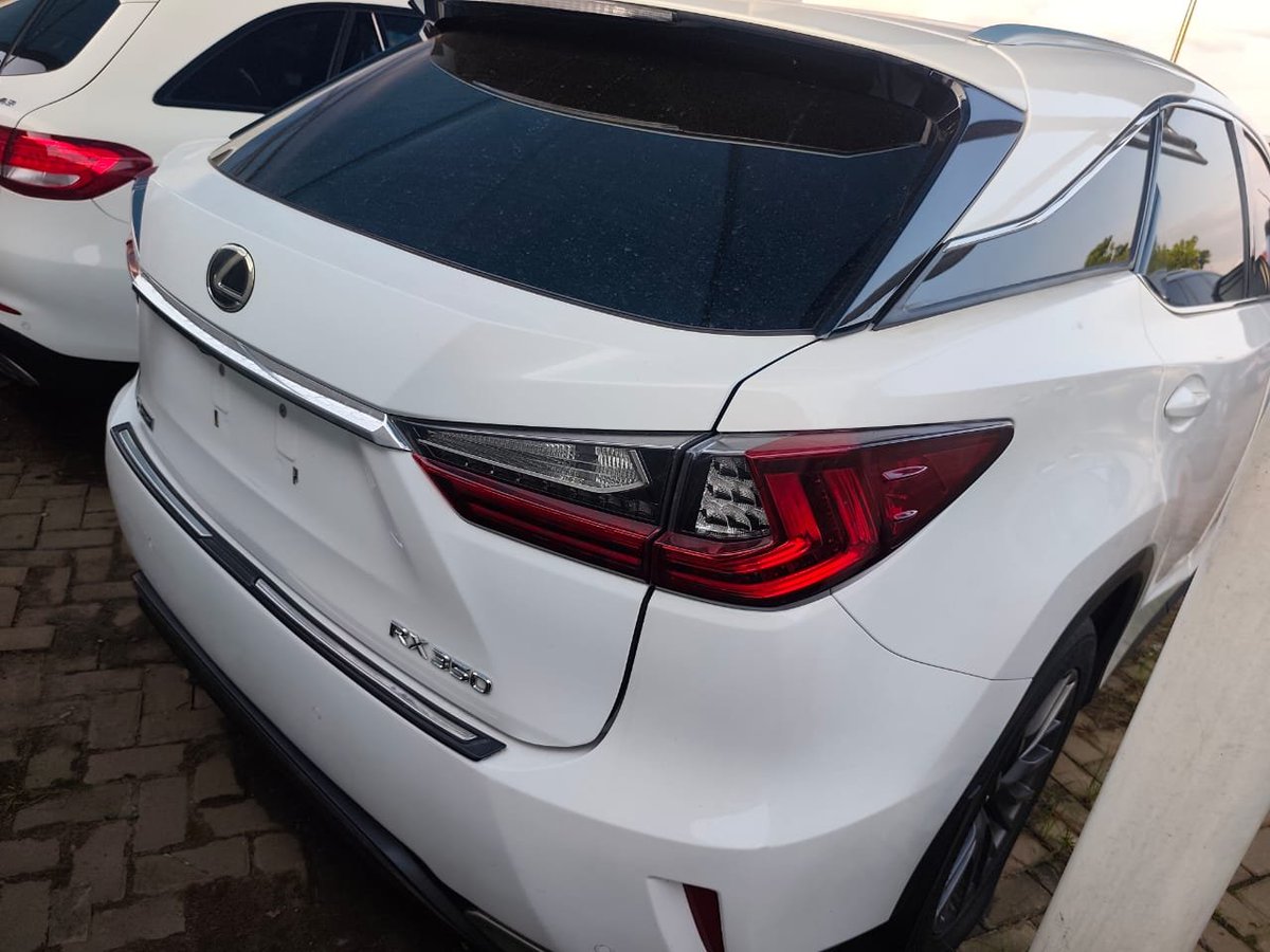 Aureon7175's tweet photo. 2017 Lexus RX350 F-Sport 🏁
✅ Super clean white on red leather interior ✅ Panoramic roof ✅ F-Sport package — sport pedals, seats &amp; grille ✅ Push to start | Navigation | Backup cam ✅ Engine &amp; AC perfectly chilling ❄️ ✅ Accident-free, first-body https://t.co/oyFX0dGkgY