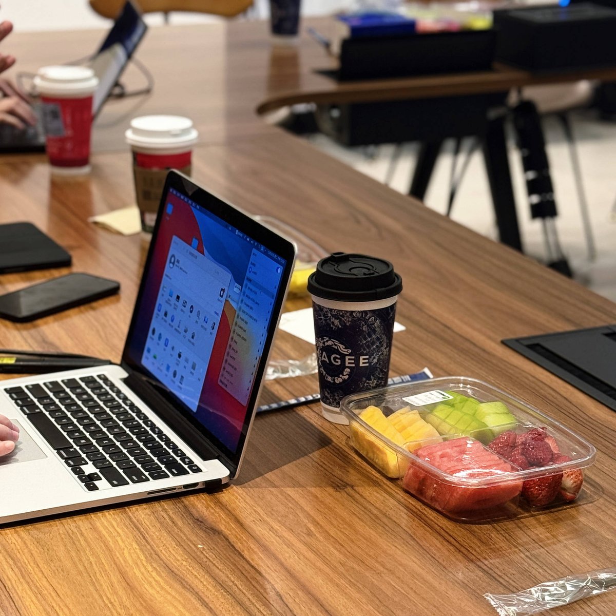JeaneCance3aut's tweet photo. Finally submitted the final project after 3 sleepless nights—pizza boxes, coffee cups, and my laptop can finally take a break! https://t.co/mkfP2lcEE0