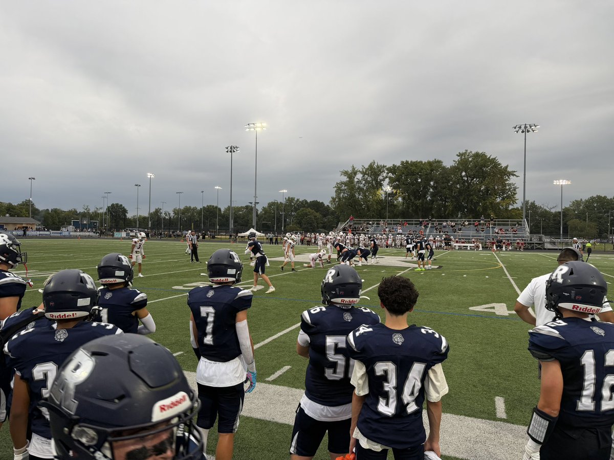 bcarrnjsports1's tweet photo. Rutherford @ruthblldgsfbll take their 2nd drive 50 yards for score.

Jr RB JoJo Marullo finishes off drive with his 2nd TD.

Dawgs 14-0  
@PLHSathletics 

3 mins 1Q
@NJScom 
@Chattermeister 
@coachryan04 
@rayteodora1
@pjr_pat 
@TroyWaddell2027 @qwwwthree https://t.co/bkZLwlLHhs
