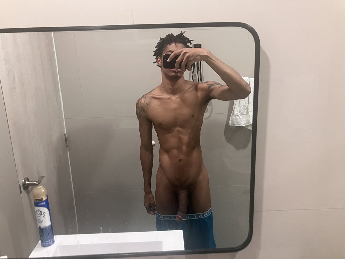 SkinnyBlackMan1's tweet photo. What can I say😅 https://t.co/Y5yjaGcFEZ
