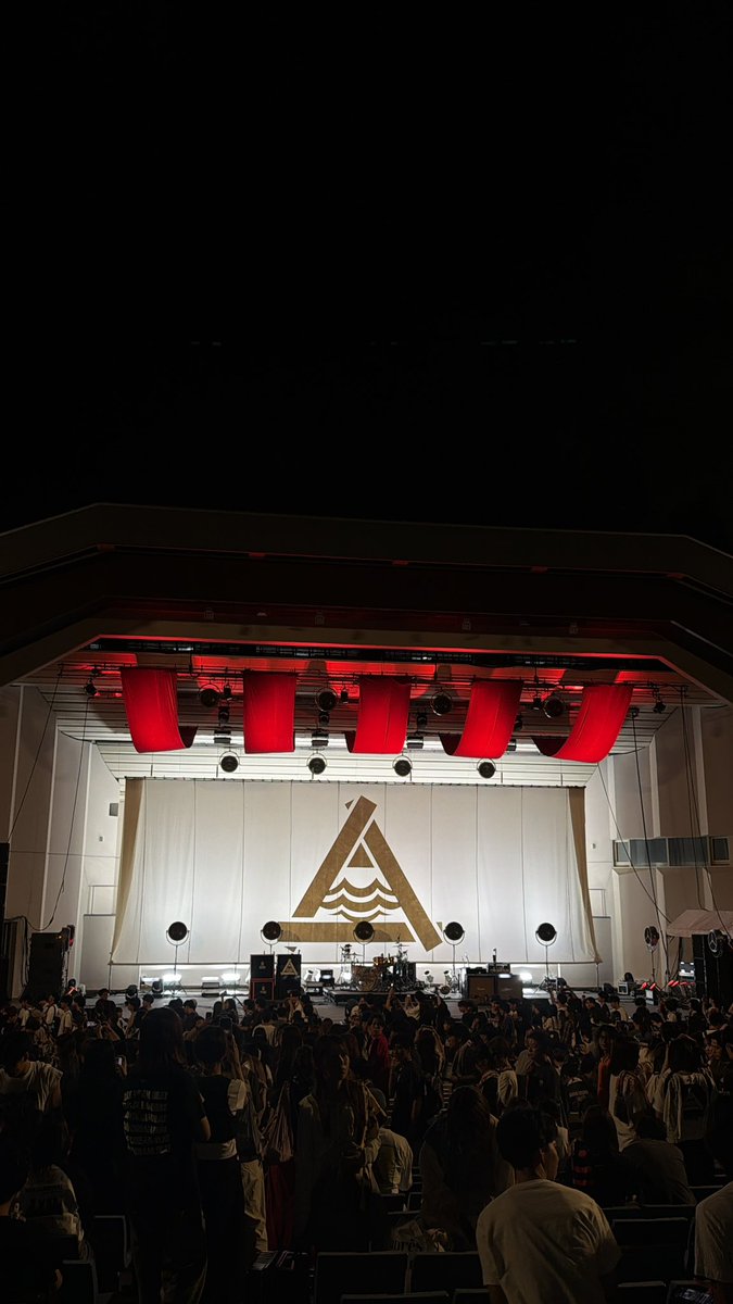 FO17BU042929's tweet photo. ハルカミライ⭐︎ 大阪城音楽堂 https://t.co/SYt5kwjF0O