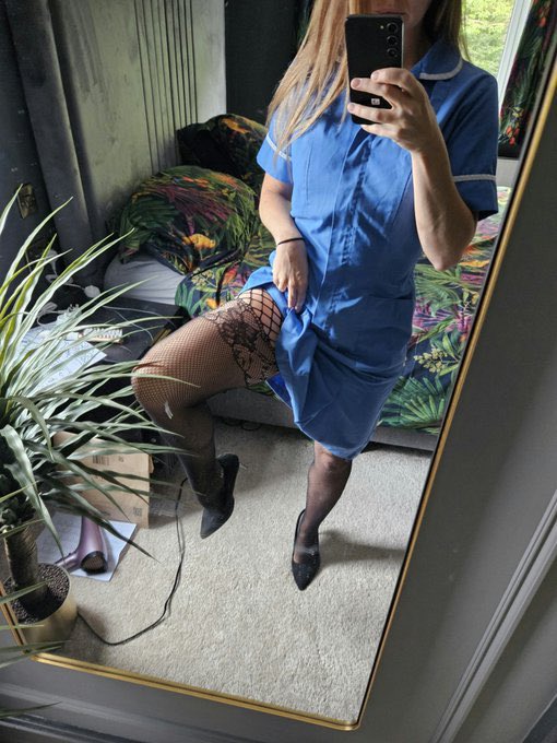 beckybeck142's tweet photo. Come join me in the office today 😘💐🤍let have some fun 🤩 💦 https://t.co/8PIwWv8PI5