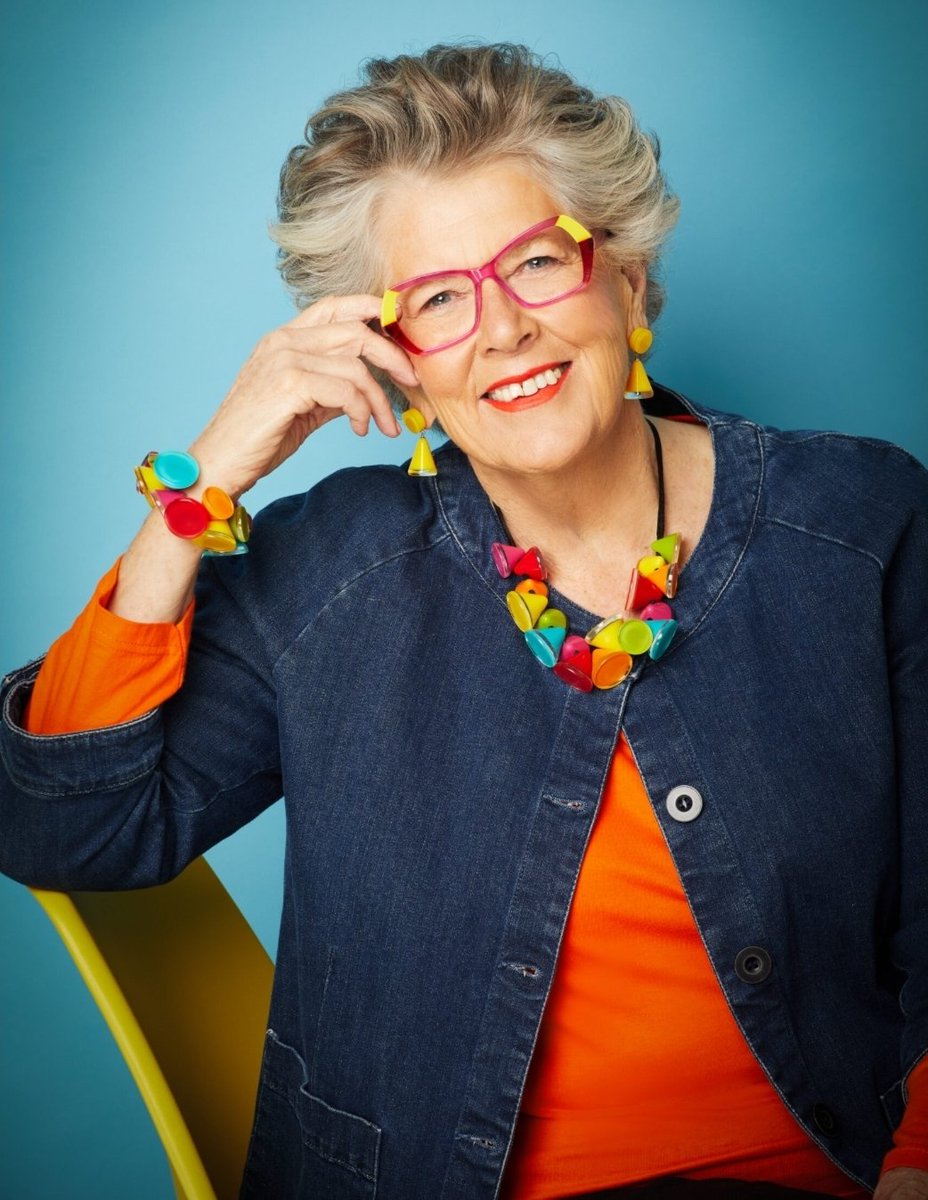 UK999ers's tweet photo. #bbcqt In case you dont know, @danny__kruger - @Conservative elected but now @reformparty_uk MP, is the son of South African born @PrueLeith - the retired Cookery Writer who revealed the winner of #GBBakeOff BEFORE the TV programme was aired in UK.
https://t.co/K7EieXmIDd https://t.co/tAmzxRJ0kI