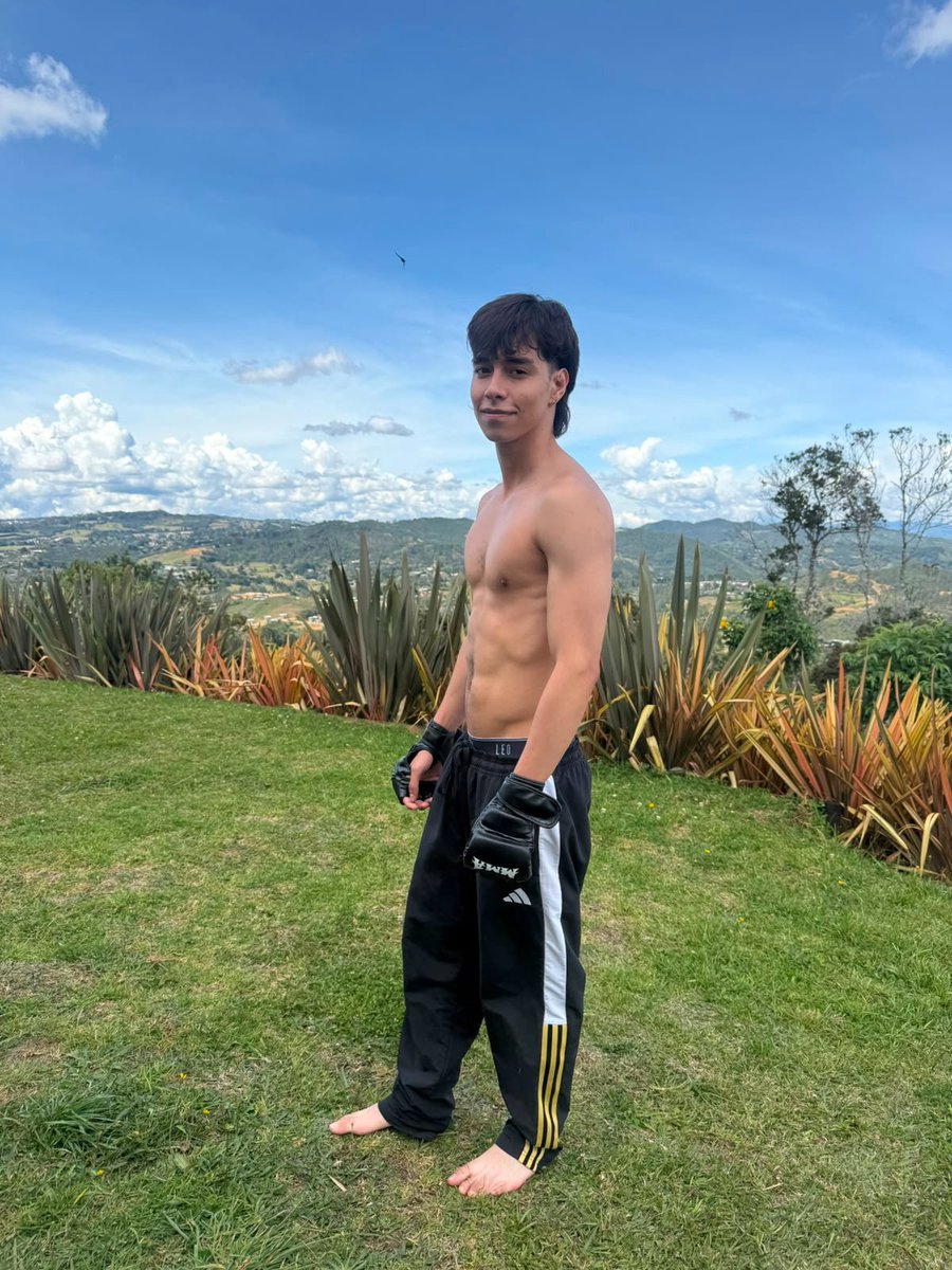 Juanface0's tweet photo. A chill dayy!!😌 https://t.co/UZC2ctUKAA