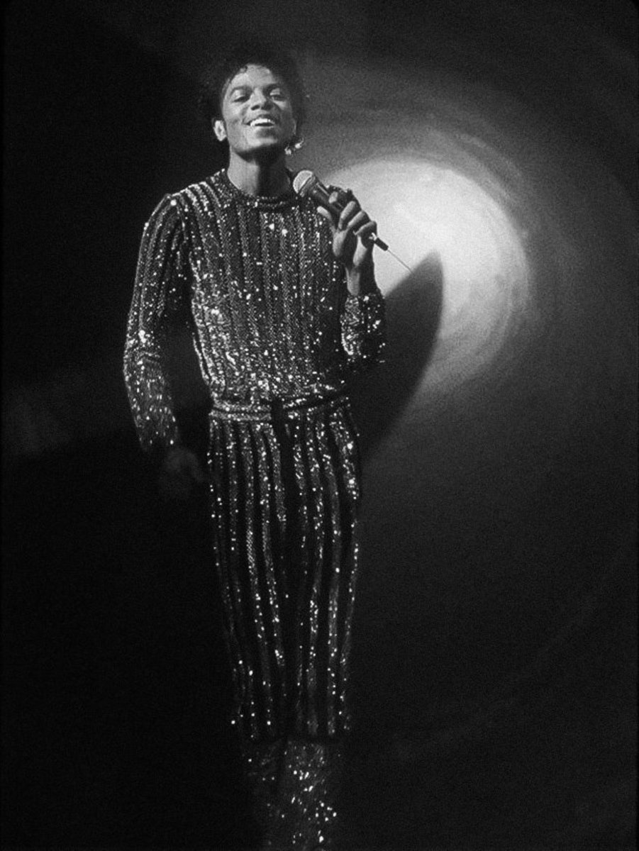 captaineomjjx's tweet photo. Rock With You,  1979 https://t.co/m9CgljnGFs