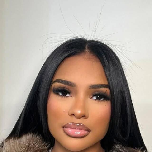favscorpioooo's tweet photo. The Brown and pink lip combo will forever be my favorite 🫦 https://t.co/n2NEgLYG0T