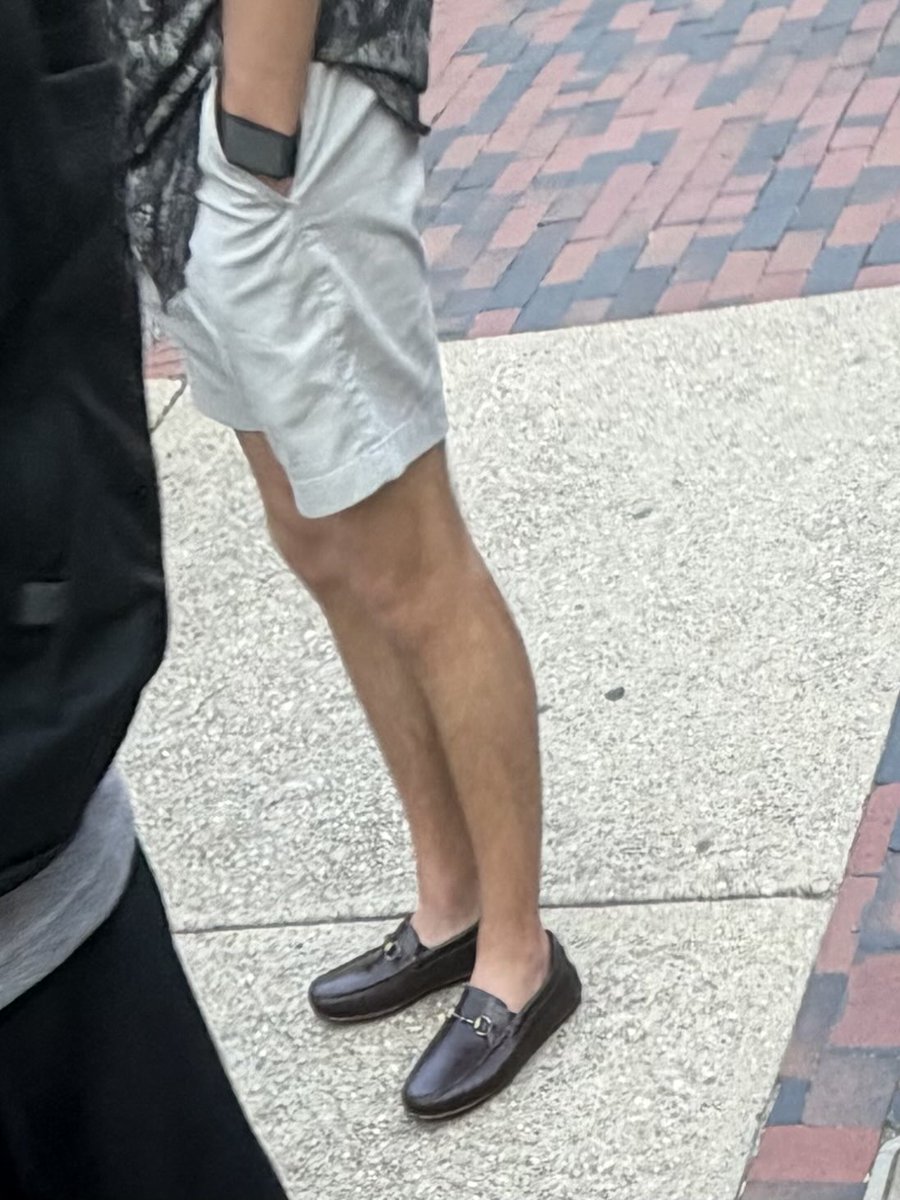 Martha_McCock's tweet photo. Things you need to buy for freshman year: camo button up and crocodile dress shoes ✅ https://t.co/nnQh5MDjKw