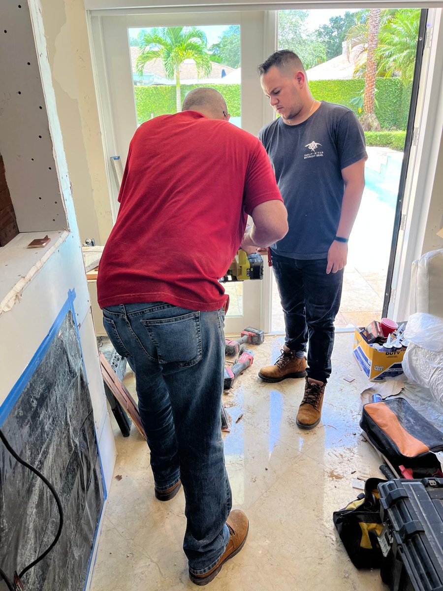 ROBERMARBLECO's tweet photo. 🏗️ Turn an outdated office into a space you’ll enjoy working in! Rober Marble Corp delivers reliable office remodeling with attention to detail, quality finishes, and professional results.

📞 786-915-1632

#OfficeRenovation #OfficeMakeover #RoberMarbleCorp #InteriorConstruction https://t.co/NRJlzHy7O7
