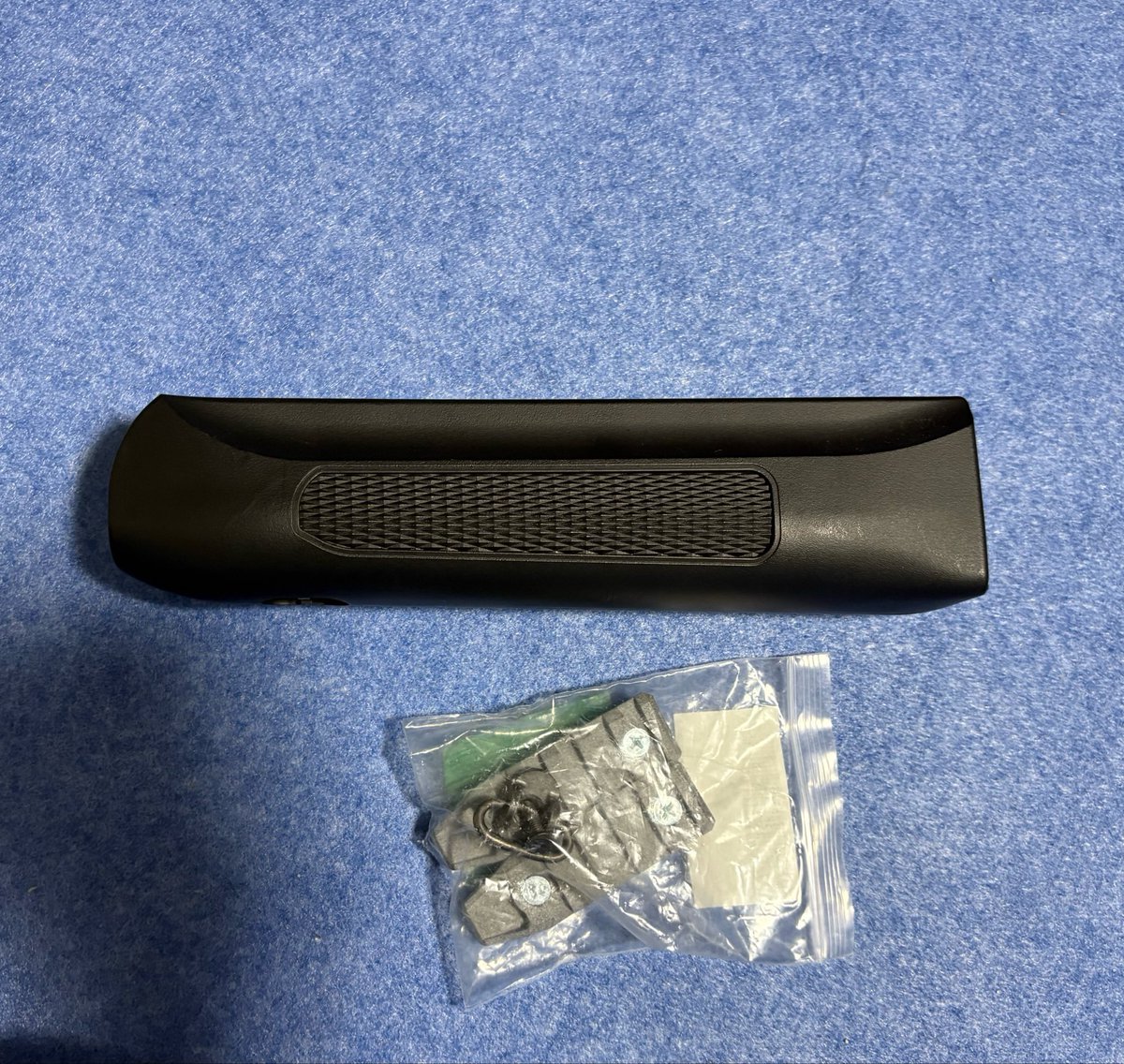 suzu_H829's tweet photo. #ミリタリー物販

TM Saiga-12k
・リコイルスプリング120%に換装
・ハンドガードは個人製作品のType340 handguardタイプのもの
(レールマウント2つ付属)
・ピスグリ&amp;ストックは共に実magpul
・M4バッファーのストックアダプターに換装(元ストックもあります)
・ハイダーはGK-02タイプのレプ
続く↓ https://t.co/gXEYN6srtk