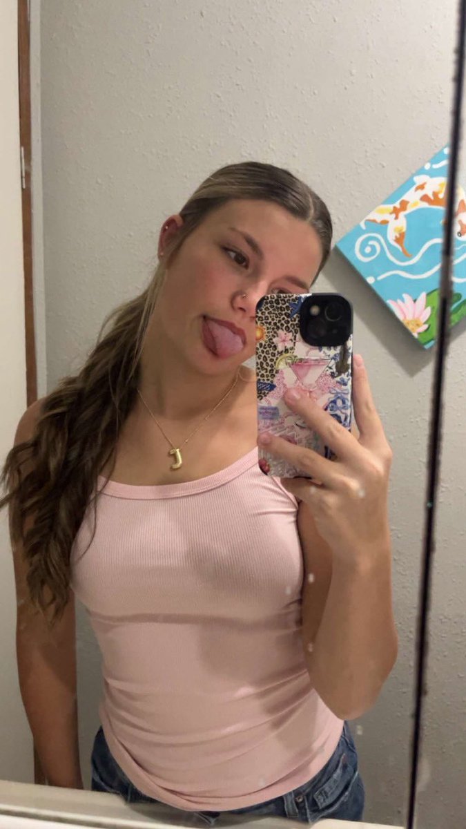 Barmgoner's tweet photo. Dm me if you can trib my pretty ex with a fat ass and if you cum trib you/I can send it to her https://t.co/6zRMe3Pfn8