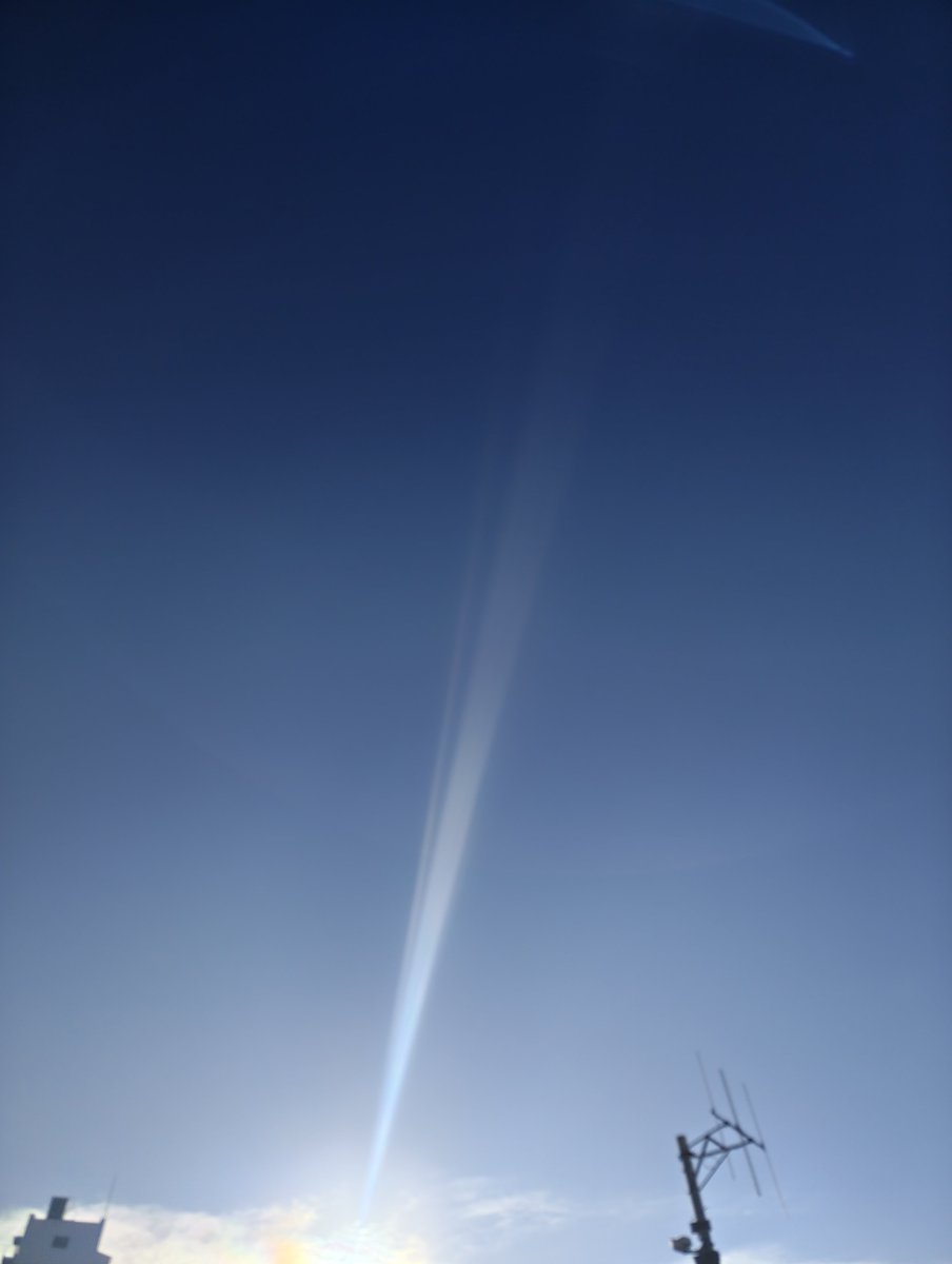 andow_yuki's tweet photo. おはようございます☁

今日の東京は曇り時々雨、、、なんですけど朝は涼しくて良い天気です🌤️️
秋晴れみたいな空模様……薄手の長袖に、軽い羽織りもの、これくらいの気温や天気が良いですよね〜。

さて、昨日は沢山のお知らせをさせていただきました。
リラックスできそうな作品から、短時間で楽しく聞ける作品などなど、お話をいただけたのも皆さんの応援のおかげです、ありがとうございます。

既にお聴きいただいた方はいらっしゃいますでしょうか？
良かったらご感想など、教えてくださいね
⸜(* ॑꒳ˆ* )⋆*☆

そして本日20:30頃から
今までいただいているマシュマロ紹介のためにちょっと配信しようと思います。
あれですね、台詞とかです☺️
お時間合いましたらぜひ遊びに来てください！

ではでは、金曜日、今日も頑張りましょう！
行ってらっしゃーい🍀⋆゜