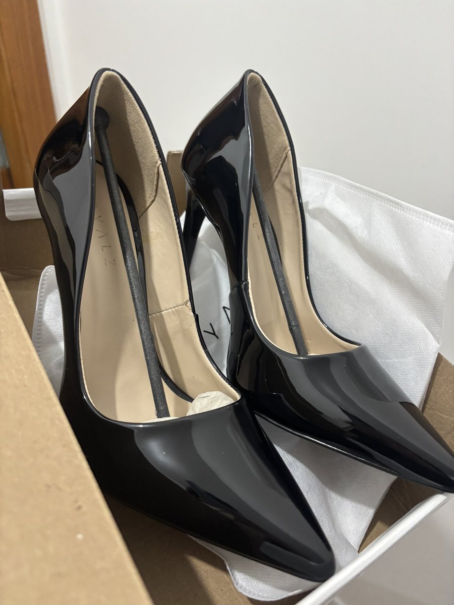 MissHekateofc's tweet photo. Gostaram do meu salto novo?

—————————————

Did you like my new heels?

Heel fetish • Foot • Feet https://t.co/G4WVkKSOPB