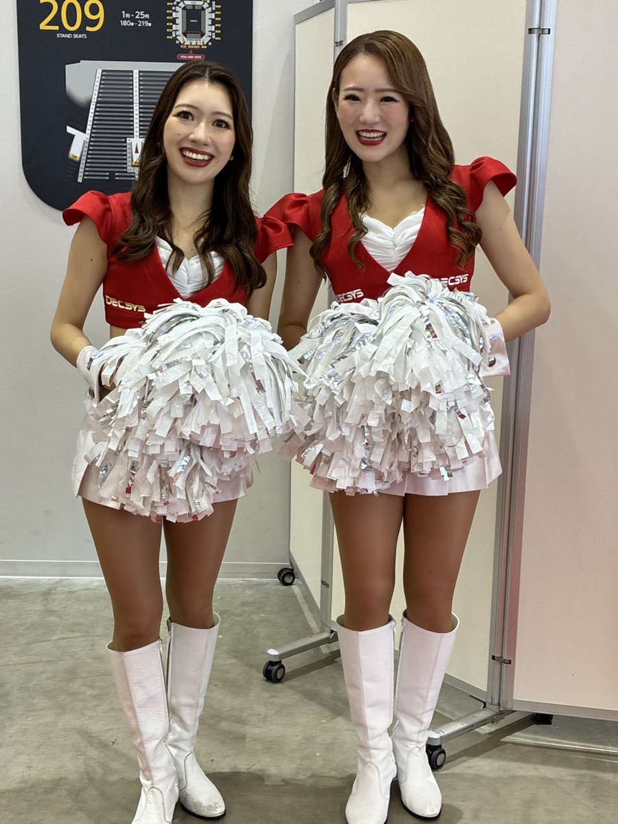 perako_papa's tweet photo. ぐんもに!
今シーズン最初のスタージェッツPhotoは
新キャプテン Enaさん✨
最初にお名前覚えた Yunaさん✨
ダイジョブ?
って声かけて頂いただけで舞い上がって
慌ててその場から離れました
さぁ金曜日!
みんなえがおなりますように🍀
#千葉ジェッツ
#STARJETS
#EnaS さん 🫡
#Yuna さん 🌼 https://t.co/df1yRbV1xK