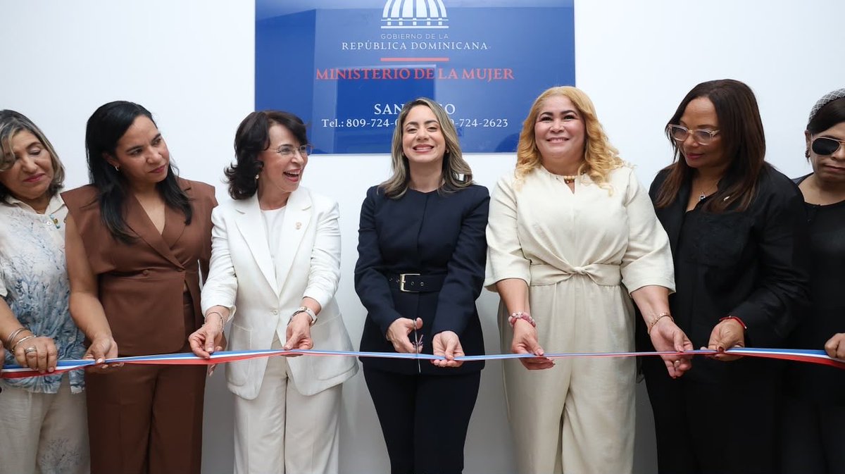 MMujerRD's tweet photo. Inauguramos la nueva Oficina Provincial en Santiago, fortaleciendo su capacidad institucional para ampliar y acercar los servicios de orientación, asistencia legal y psicológica, acompañamiento y prevención de la violencia contra las mujeres.
#MMujerRD #Santiago #Igualdad #VidaLibreDeViolencia