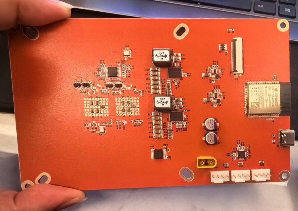 HashWatcher's tweet photo. It’s here. The first ever Bitaxe with a custom themed PCB. Up to 8.4TH/s overclocked. 

We've been good at monitoring your miners for a long time. Now we're making our own.

Preorder now. Ships from Michigan.

https://t.co/uBWcgkQVYE https://t.co/idL88J1B3P