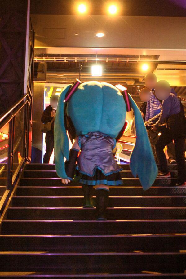 HatsuneMiku's tweet photo. *Rocky theme music* https://t.co/WKsdC8bM0h