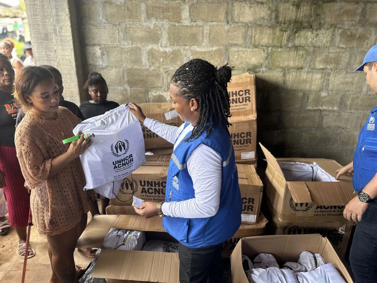 ACNUR_es's tweet photo. Hace más de un mes, un terremoto sacudió a Colombia y ocupó los titulares de todo el mundo.

Hoy, las cámaras se han ido, pero para miles de familias la emergencia continúa. https://t.co/d5EcmWdgmT https://t.co/NIu66ydcoB