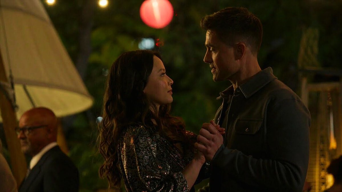 _col_ei_ale_'s tweet photo. imagine the wedding episode starts off with a "Previously on The Rookie" and it just a short and sweet highlight of Tim and Lucy's love story leading up to this moment 😭😭 #TheRookie #Chenford https://t.co/jXB6eppWzW