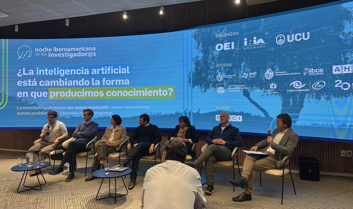 AngeloInes's tweet photo. Noche iberoamericana de l@s investiga gador@s organizada por @OEIUruguay, @INIA_UY  y UCU.
Muy interesantes intercambios en torno a la pregunta sobre si inteligencia artificial está cambiando la forma en que producimos conocimiento. https://t.co/OLrFgstJPP