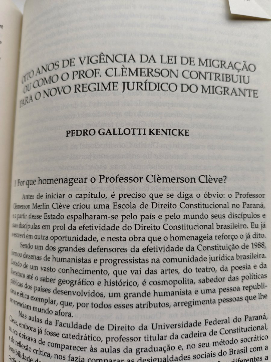 pgallottik's tweet photo. No lançamento dos livros em homenagem ao Prof. @CleveMerlin , o fundador da nossa Escola de Direito Constitucional do Paraná.

É sempre uma alegria reencontrar o Mestre e as amigas e amigos que são e foram do Núcleo de Pesquisa do seu renomado escritório de advocacia. https://t.co/bZBWDWt9fp