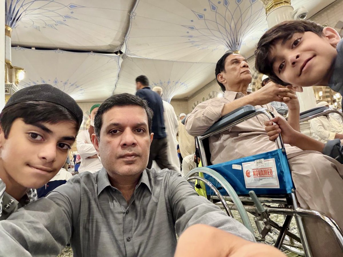 NaumanIShaikh's tweet photo. In the blessed city of Madinah, at Masjid-e-Nabawi ﷺ with family.❤️ https://t.co/DcZx4HbxXI