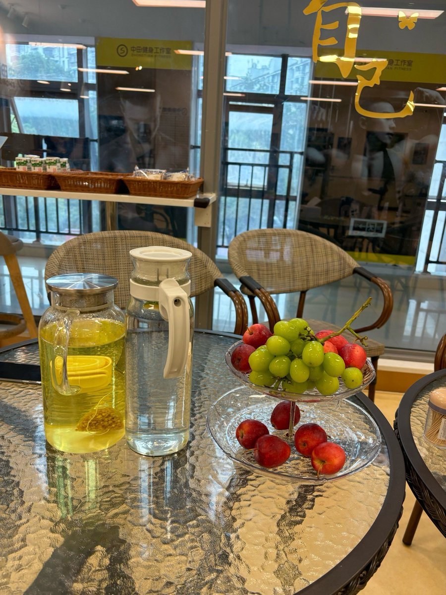 clovf557517's tweet photo. Small daily steps = big health wins! Try a 10-min walk after meals and swap one sugary drink for water daily. Consistency beats perfection every time!， https://t.co/FCX7ZtKQPX