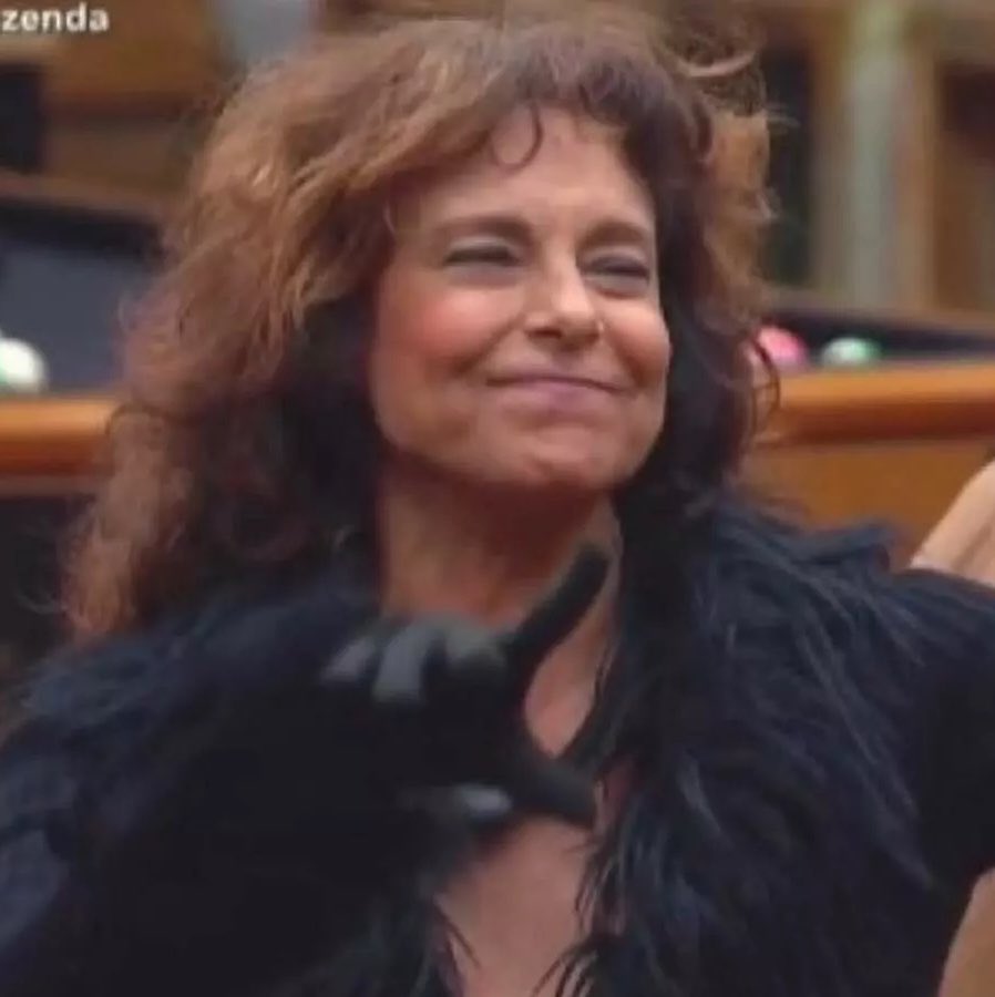 wanpirz's tweet photo. COMO PODE O CARELLI TER TANTA CONFIANÇA NO PÚBLICO A PONTO DE COLOCAR AS MELHORES EM DINÂMICAS E NÃO NO ELENCO PRINCIPAL #afazenda https://t.co/SKo8zteULg