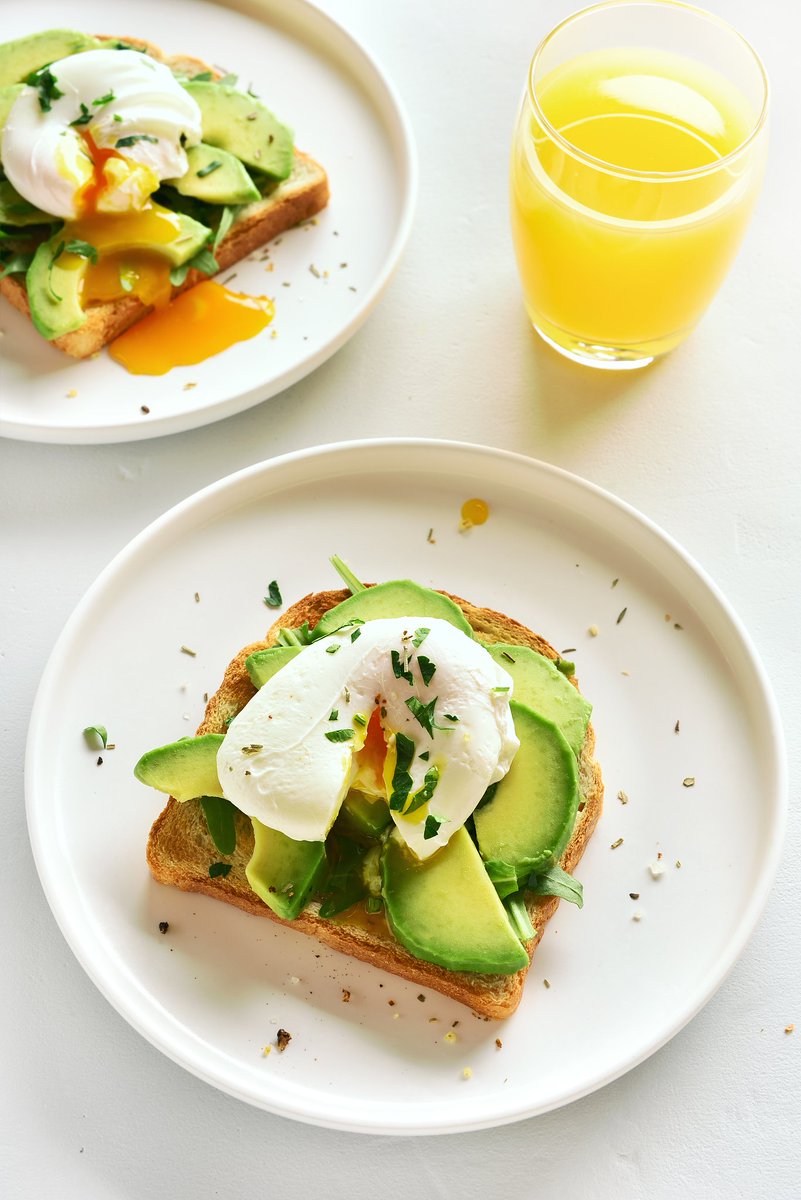 AlvaroGurrt6ll's tweet photo. [Just had the coziest weekend brunch: fluffy avocado toast + a warm oat latte. Simple, tasty, and exactly what I needed to recharge ]， https://t.co/0wOj9KdDaN