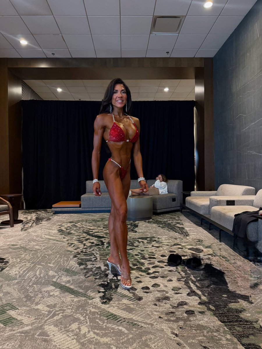 ChantalAutvml's tweet photo. Ready to dance. At 46, @never2late4fitness_ocbpro is performing at her best today at NPC Universe. I’m incredibly impressed by the poise and peace she’s shown this week, both in and beyond bodybuilding. She has it all because she’s intentional in https://t.co/fH91LlPvu5