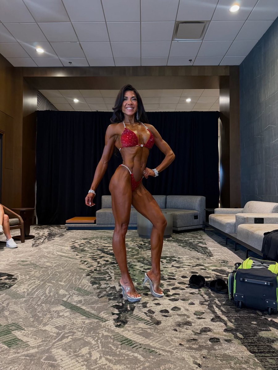 ChantalAutvml's tweet photo. Ready to dance. At 46, @never2late4fitness_ocbpro is performing at her best today at NPC Universe. I’m incredibly impressed by the poise and peace she’s shown this week, both in and beyond bodybuilding. She has it all because she’s intentional in https://t.co/fH91LlPvu5