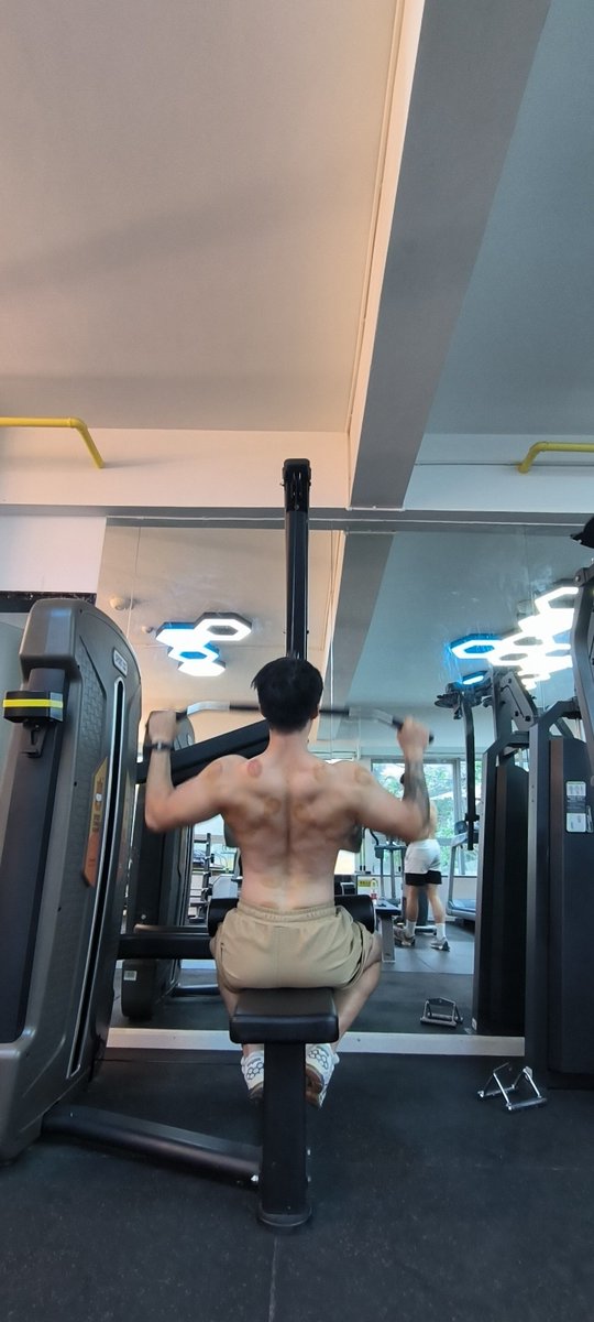 airaz110331's tweet photo. Just hit a new PR in my morning workout! Pushing past that nagging self-doubt was the real win today—small steps beat staying stuck every single time. https://t.co/EfGDWKhvBJ