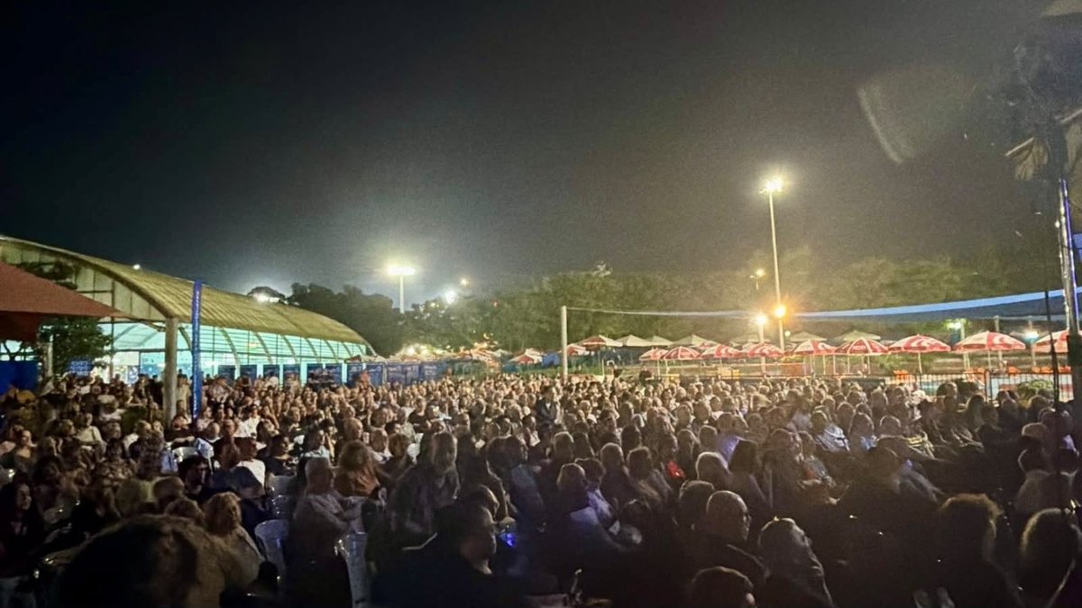 BenCaspit's tweet photo. 1200 בכנס של איזנקוט עכשיו בכפר סבא. https://t.co/kk5fsPQfxi