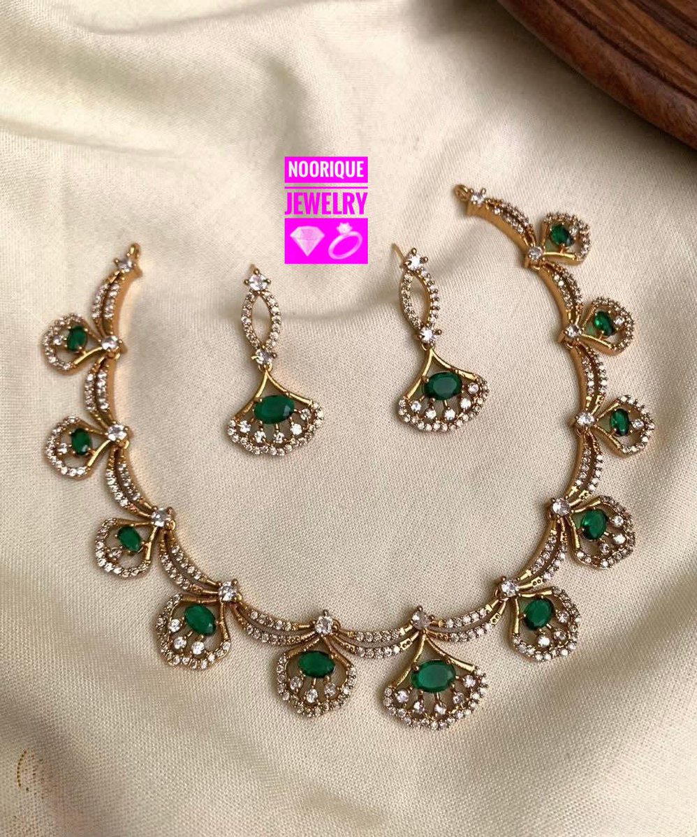 CorrinTheodorov's tweet photo. Diamond-cut jewelry set—just look how beautiful it is! Absolutely eye-catching. Message us now to place your order. https://t.co/enj0UWyESM